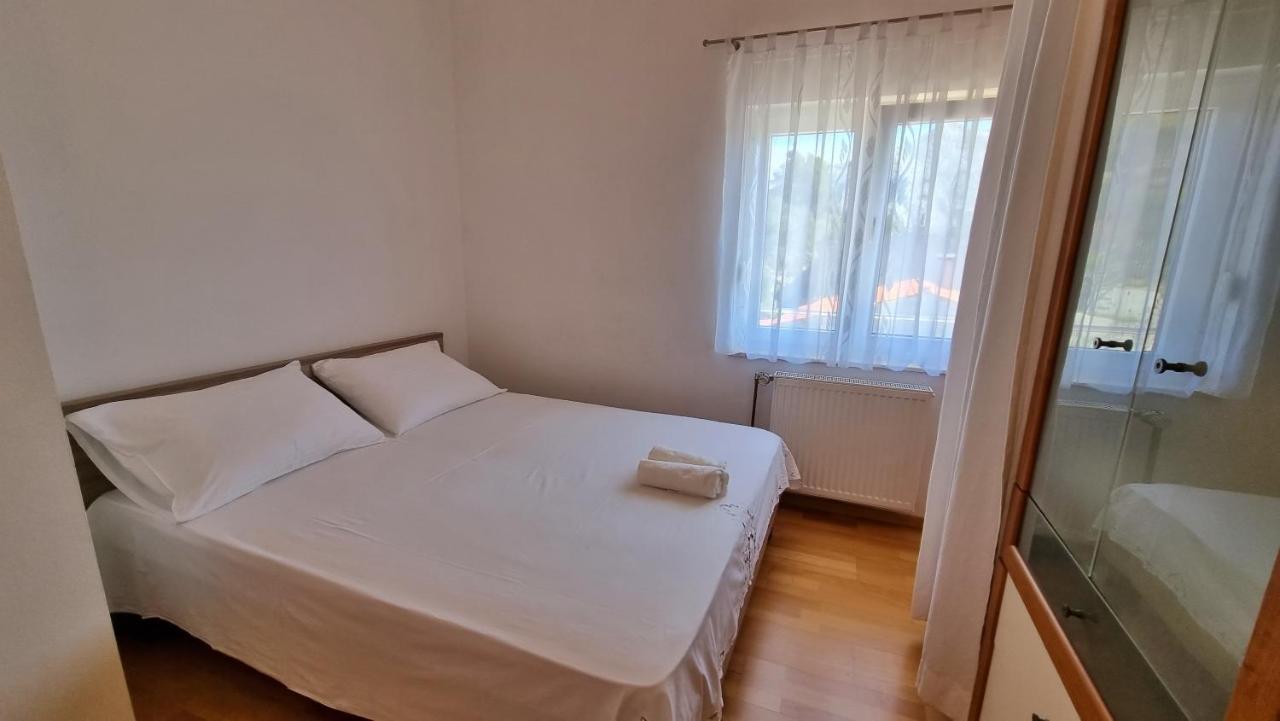 Apartments Stare Duce 6 오미스 외부 사진